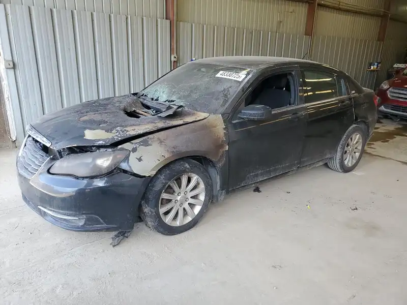 2013-CHRYSLER-CHRY-200-1C3CCBBB0DN547037-2025-04-16