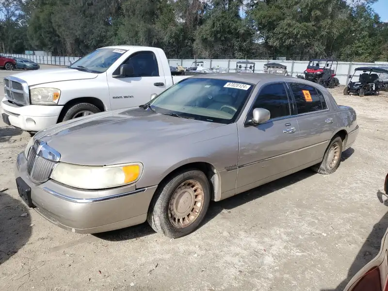 2002-LINCOLN-TOWN-CAR-1LNHM81W62Y641775-2025-04-22
